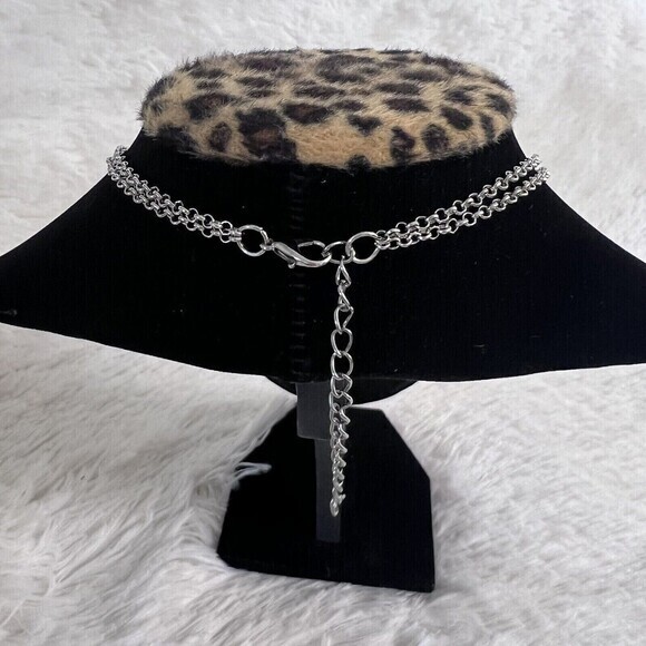 Paparazzi. Double Chain Silver Tone Circle Link Pendant Necklace Earrings‎ Set - Picture 12 of 13